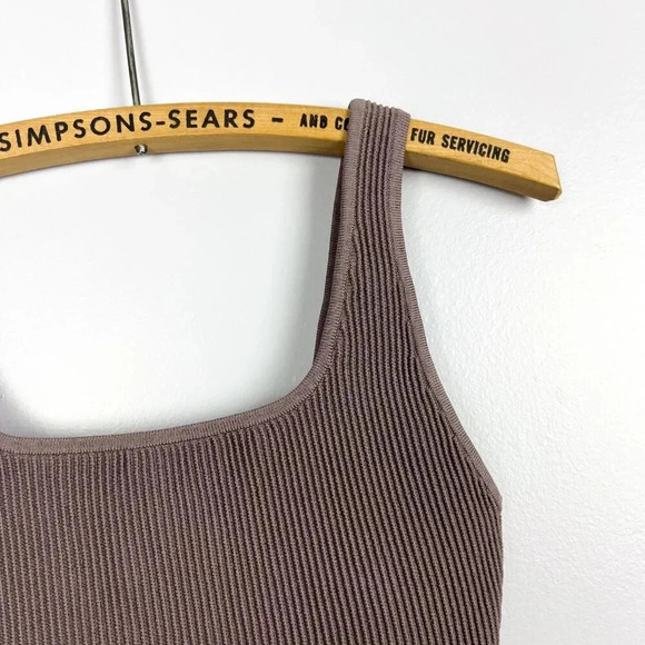 Aritzia Babaton Small Sculpt Knit Cropped Squareneck Tank Deep Taupe Ribbed - Picture 4 of 4